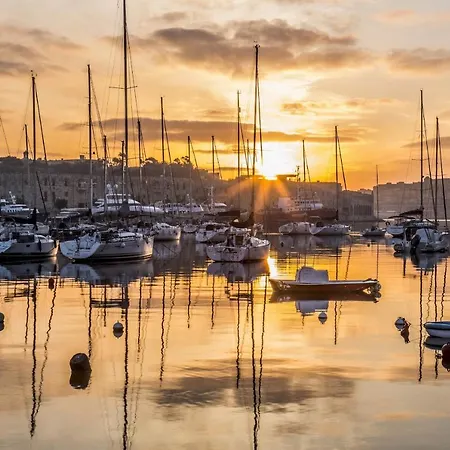 Modern In The Area Of شقة سليمة