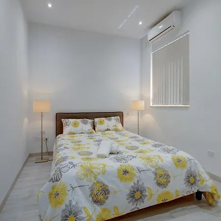 Modern In The Area Of شقة سليمة